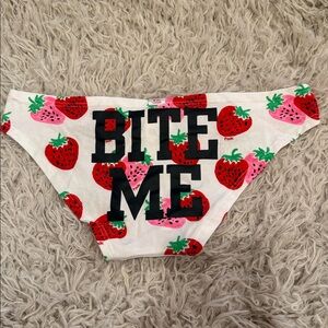 NWT VTG 2010 Victoria’s Secret PINK ‘BITE ME’ Strawberry Bikini Panties Small